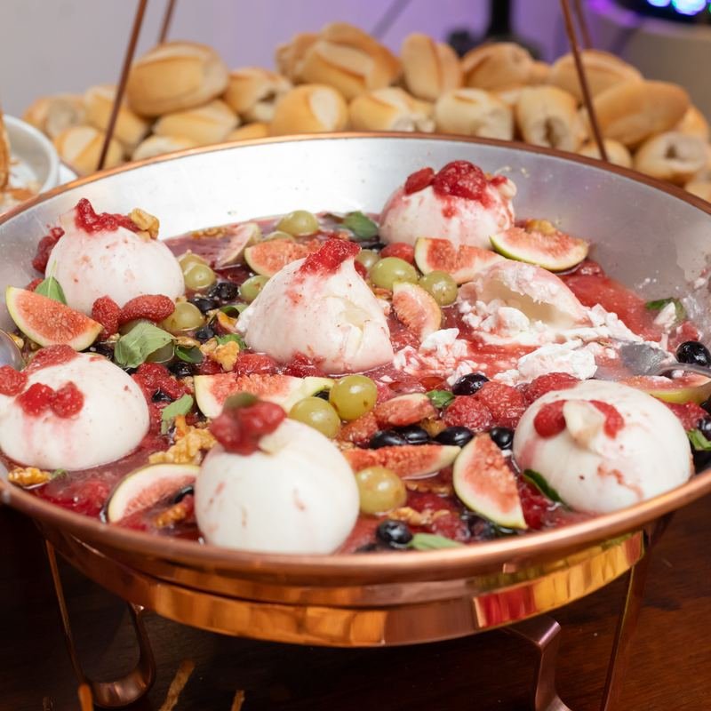 Buffet de sobremesas e frutas do Buffet Masterday