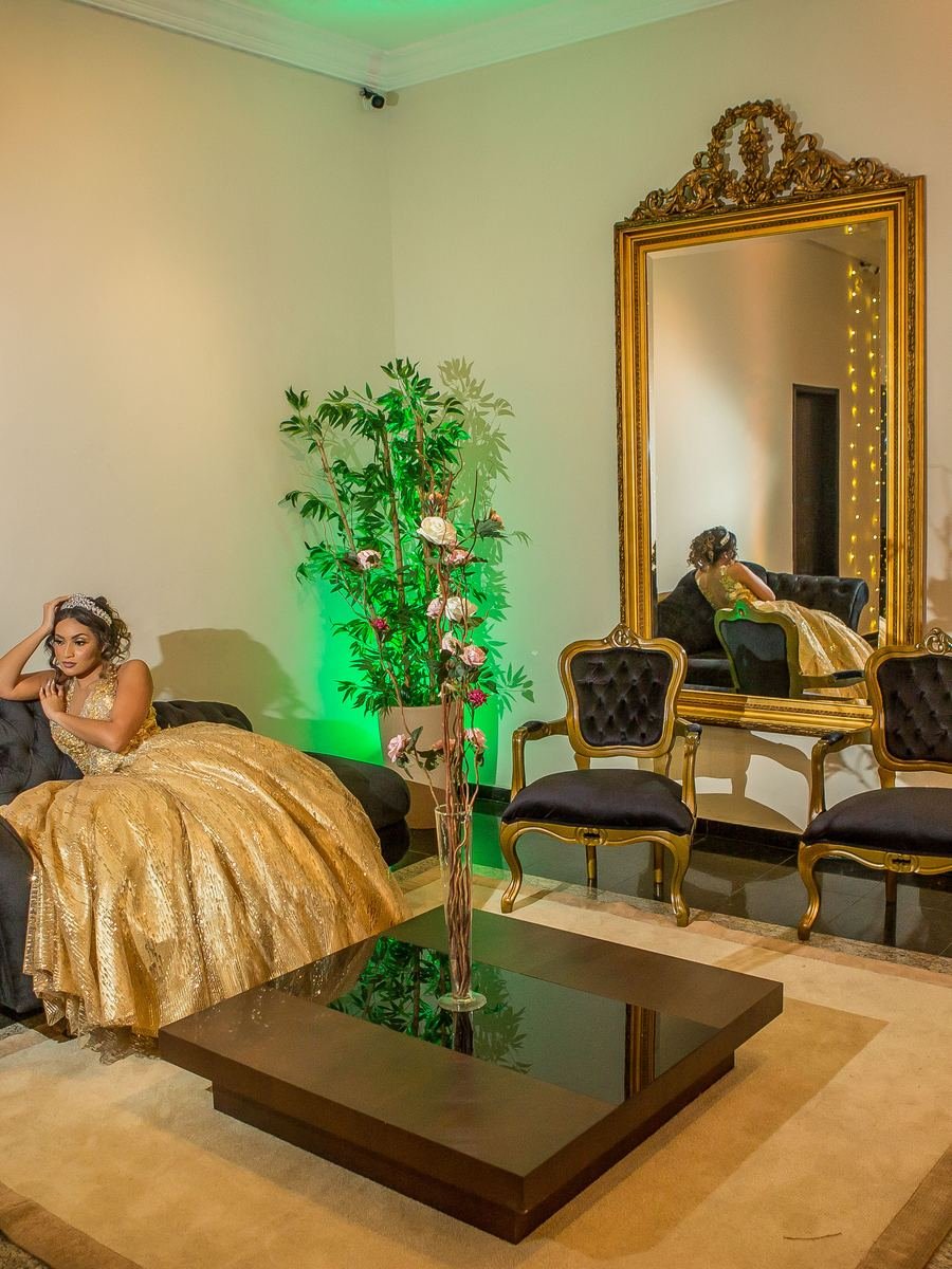 Camarim amplo com espelho e chaise para a noiva
